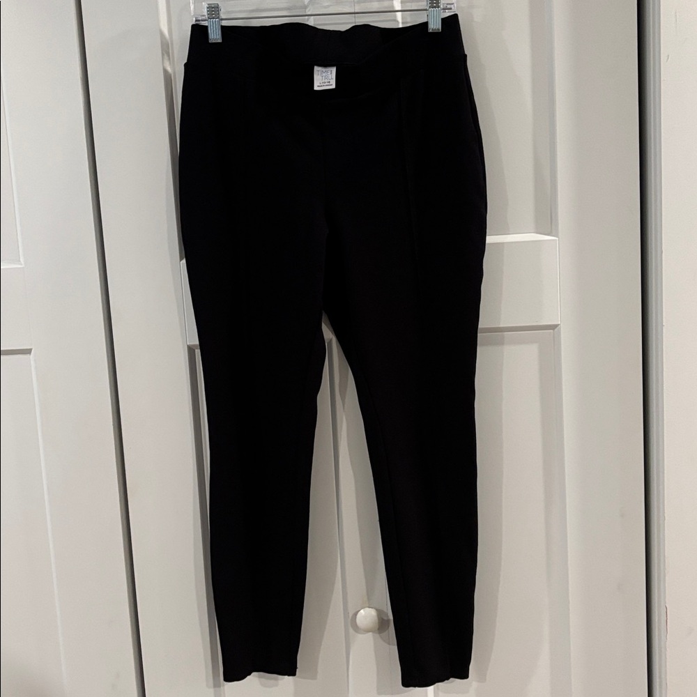 Time and Tru Black Leggings
EUC